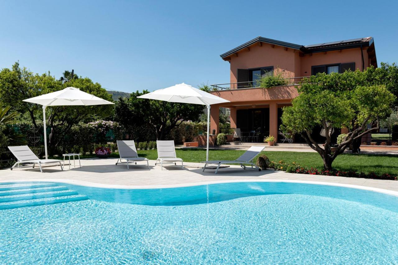 Le Monachelle Luxury Bed & Breakfast เอโบลิ ภายนอก รูปภาพ